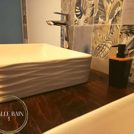 L'authentique Martelaise Piscine Chauffee 度假居 马特尔